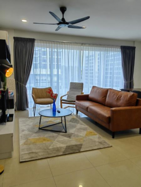 500MBps Internet Executive 3-Bedroom next to TRX Tower
